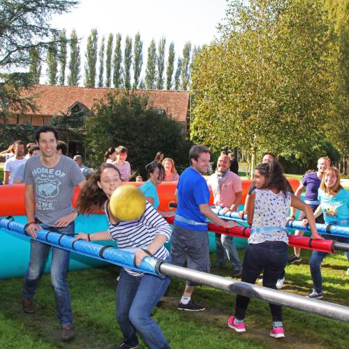 Le foot avec le baby-foot humain